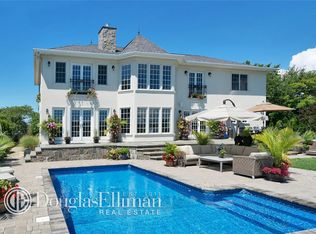 233 W Islip Rd, West Islip, NY 11795