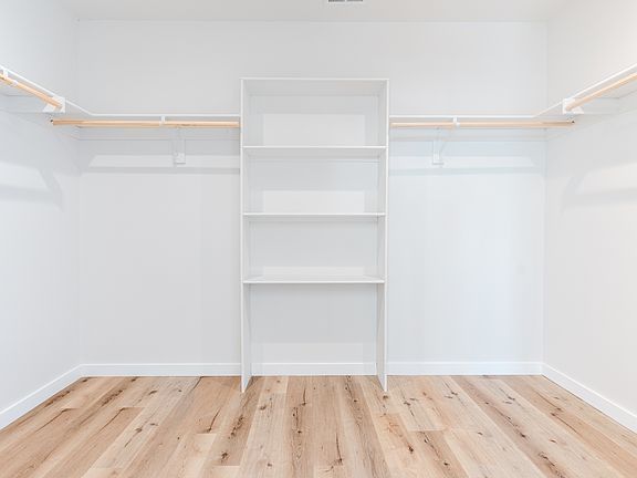 3rd image of 1704 McBroom St #1704