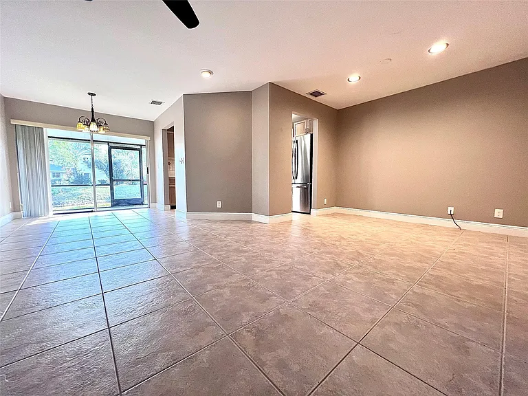 2246 Discovery Cir — Photo 6