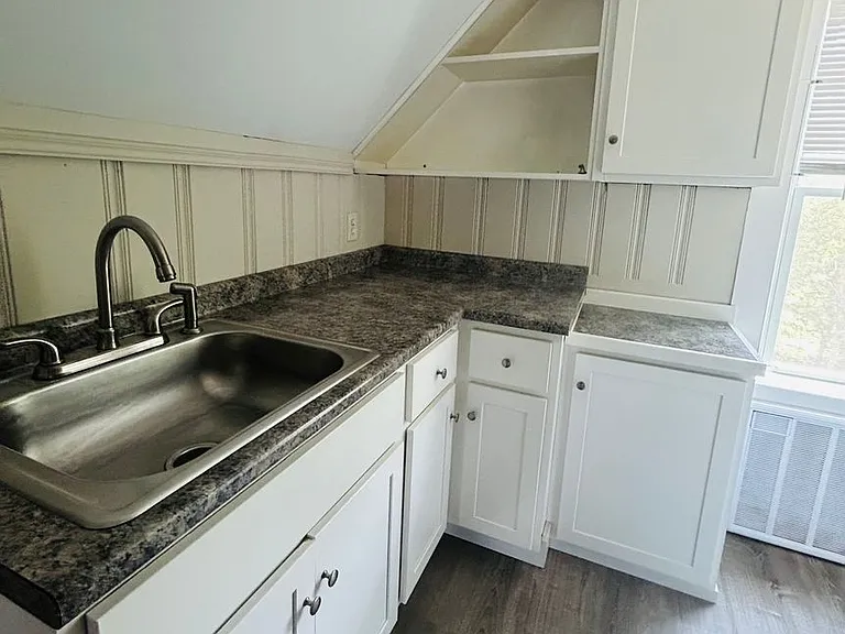 41 Rollins Rd — Photo 3