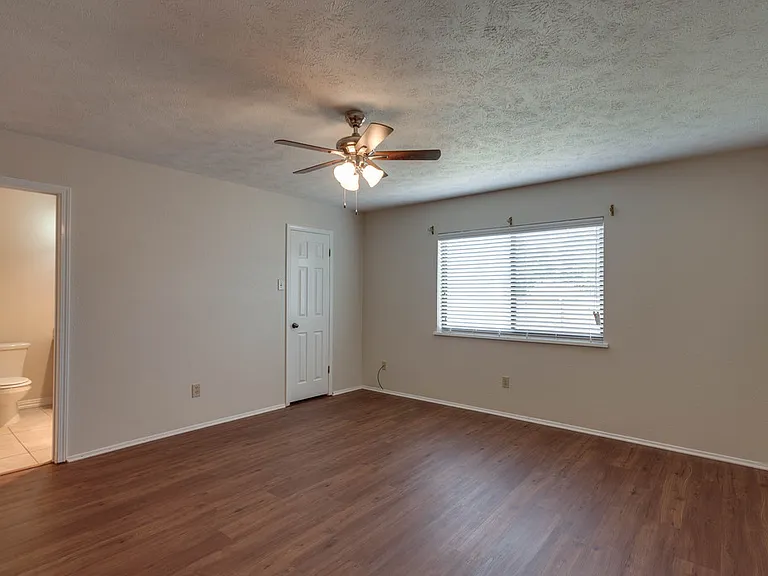 804 Forest Glen Dr — Photo 10