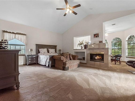 4th image of 3162 Zaharias Dr