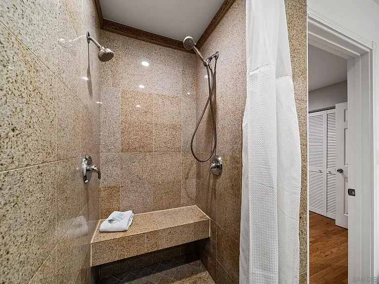 4260 Eastridge Dr — Photo 39