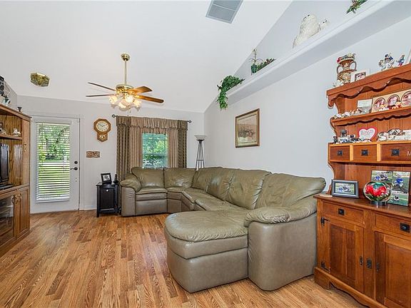 5th image of 211 W Silverton St