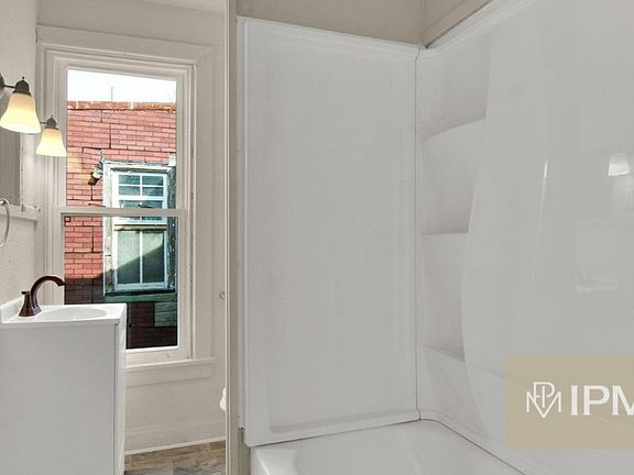 5th image of 6 S 18th St APT 1