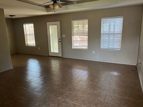 3rd image of 103 Cayman Cir