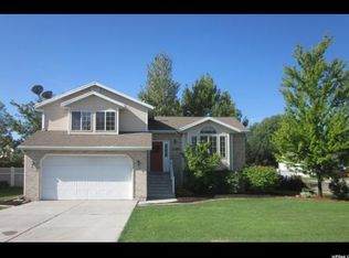 2397 W 2120 N, Clinton, UT 84015
