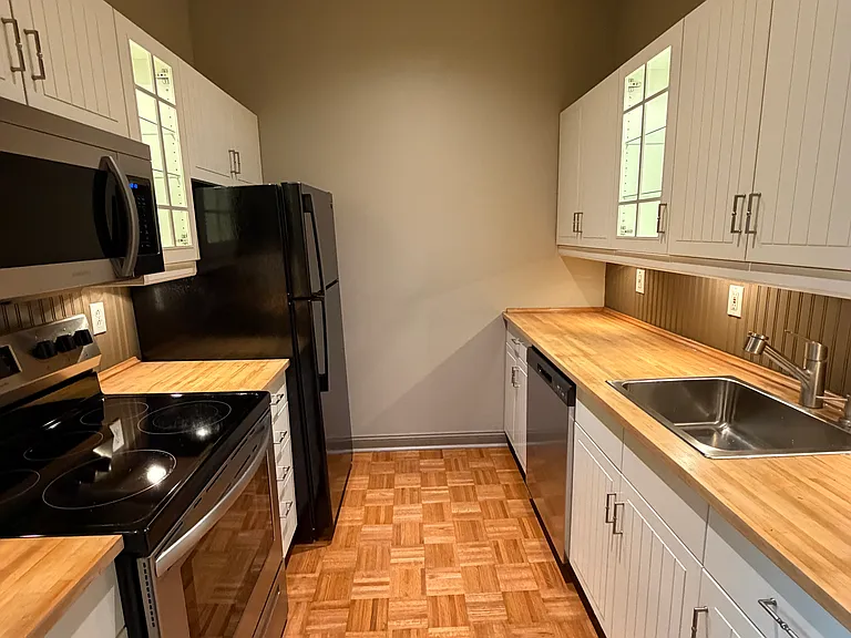 1233 Filson St #1 — Photo 1