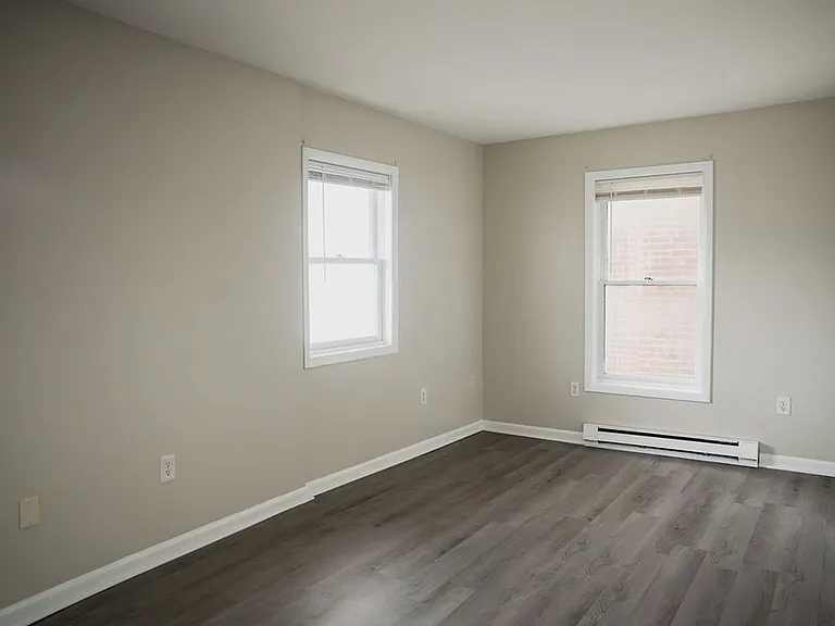 137-139 Main Street — Photo 6