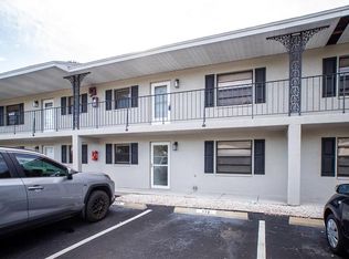 101 Lake Ave NE APT 211, Largo, FL 33771