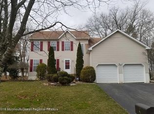 4 Hanna Dr, Lakewood, NJ 08701