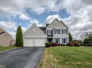 17 Oakview Dr, Newark, DE 19702