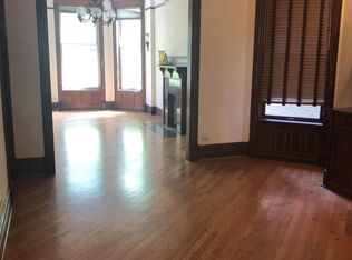 904 W Roscoe St APT 1, Chicago, IL 60657