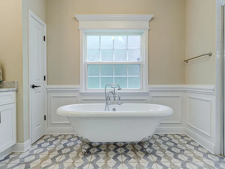 6186 Hugh Rd — Photo 10