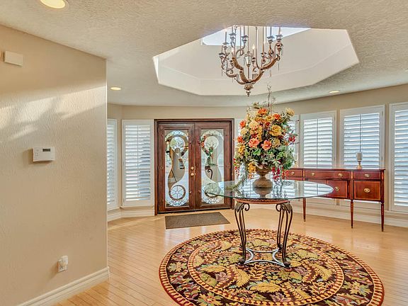 3rd image of 6101 Pinehurst Dr
