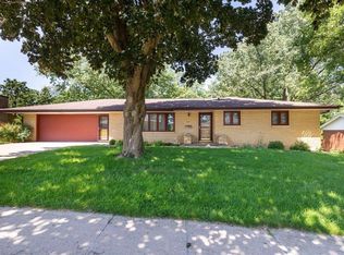 2845 Northridge Dr, Dubuque, IA 52001