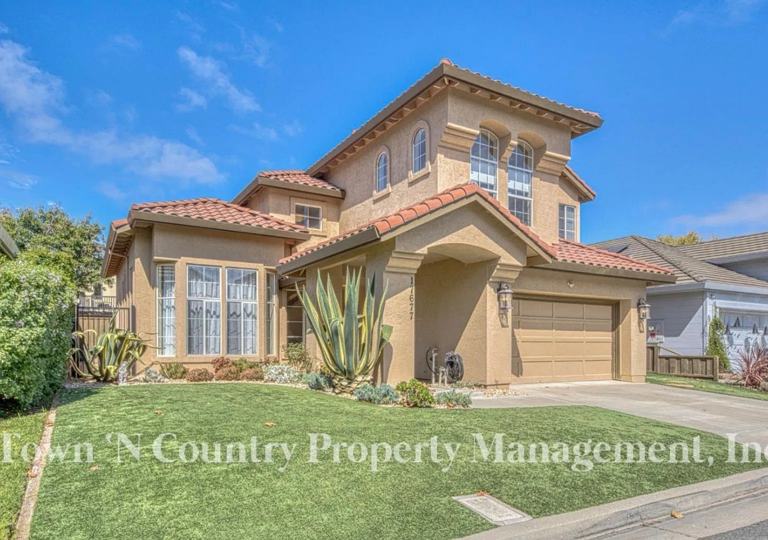 Spacious & Beautifully Upgraded Home in Las Palmas I Salinas! — Photo 1