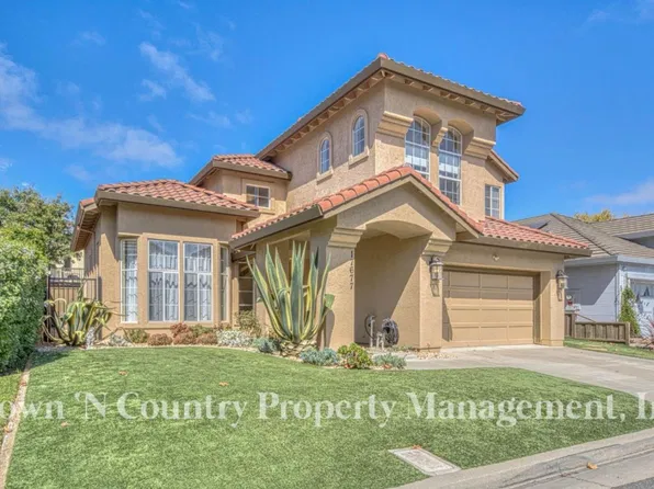 17677 River Run Rd, Salinas, CA 93908