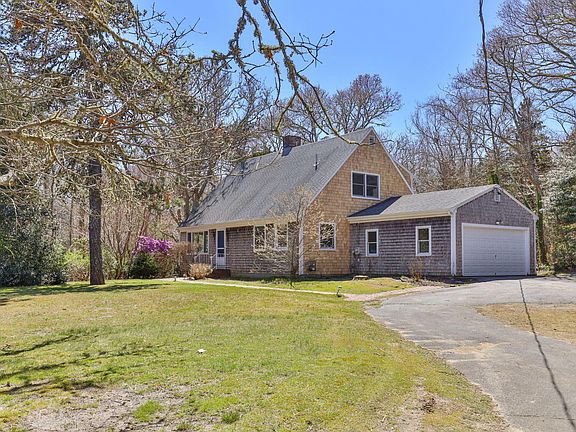 3rd image of 14 Deerwood Lane