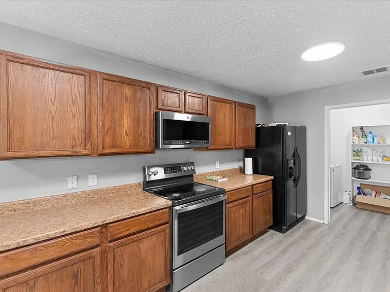 5401 Pandale Valley Dr — Photo 16