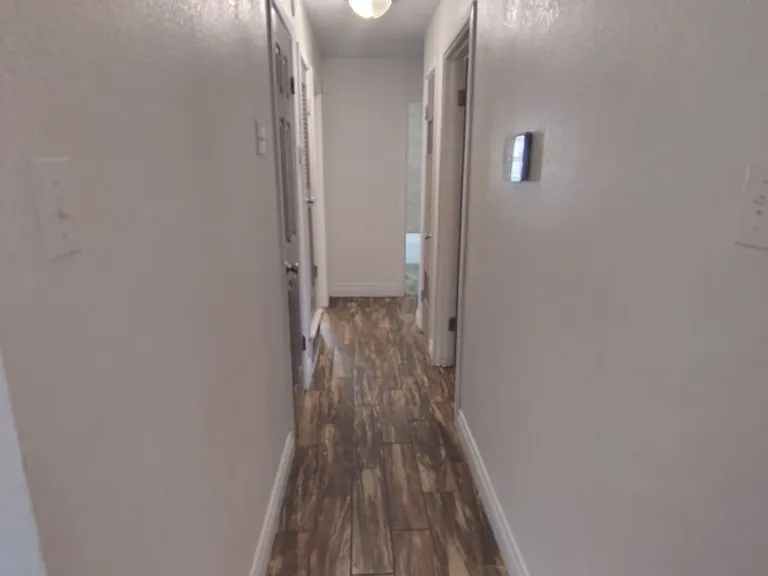 1218 46th Pl — Photo 7