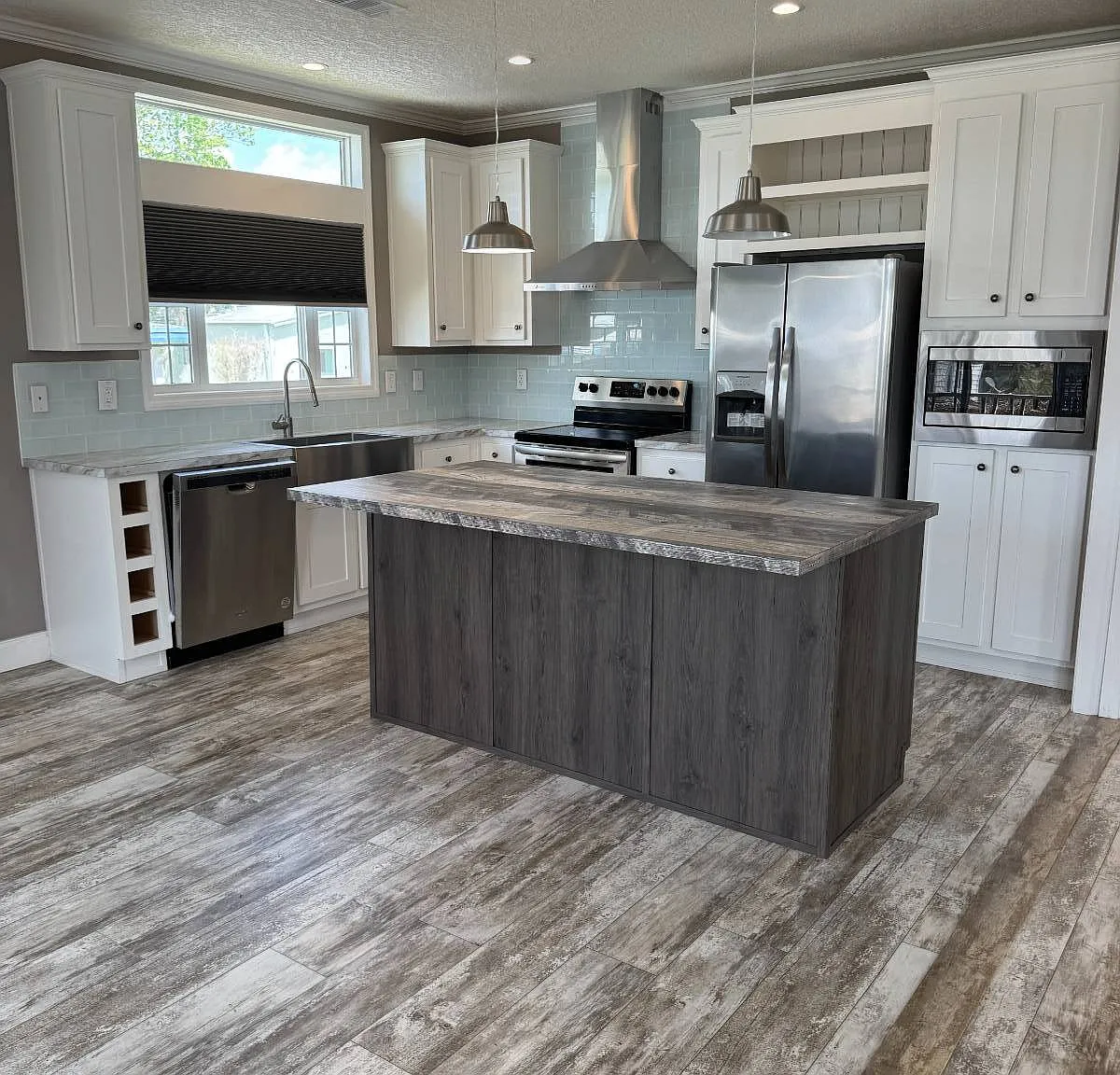 3 bed, 2.0 bath, 1568 sqft, $2,000 — Photo 4