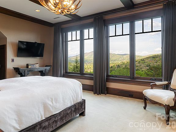 15th image of 66 N Deerhaven Ln