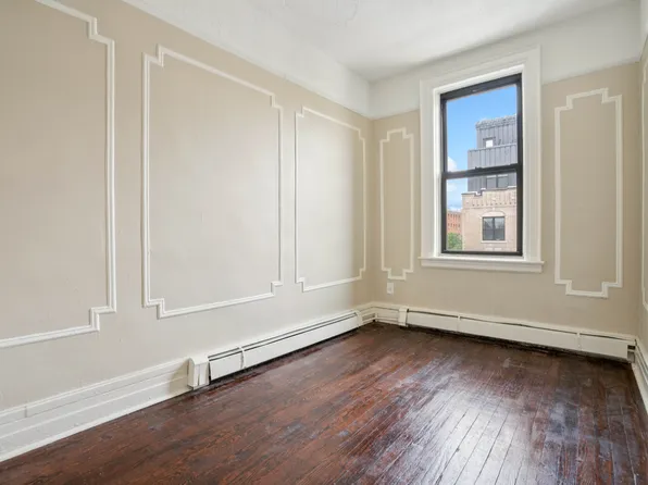 248 Rochester Avenue image 8 of 10