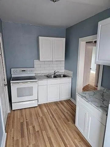 2411 W Grand St — Photo 5