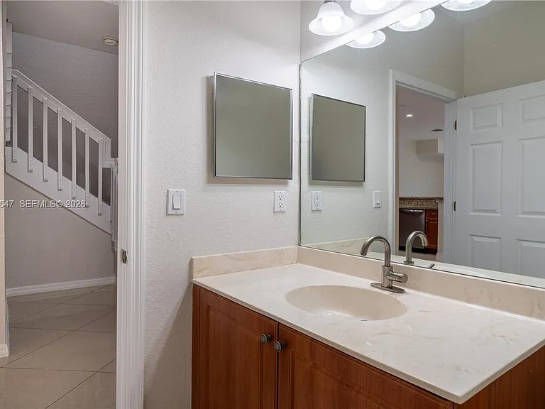 5327 SW 40th Ave — Photo 26