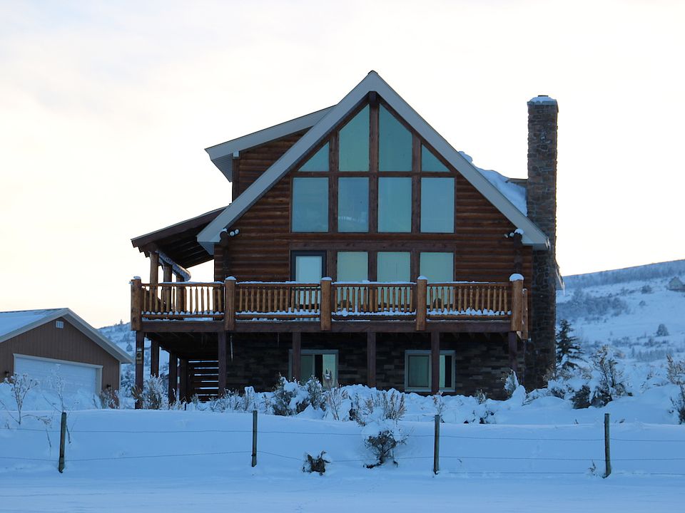 1st image of 135 W Bluebell Cir