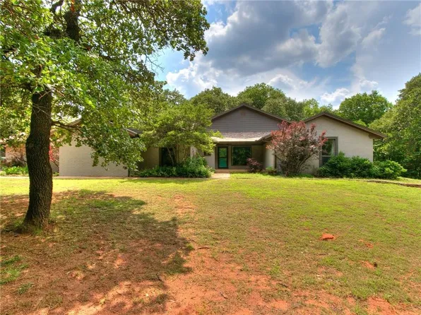 2704 Daffodil Ct, Norman, OK 73026