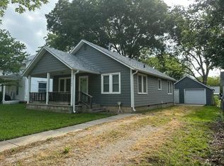 1104 N 9th St, Independence, KS 67301