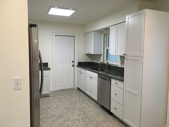 4th image of 5171 Cortina Ct