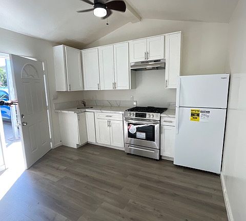 4th image of 644 Emerald Ave #B