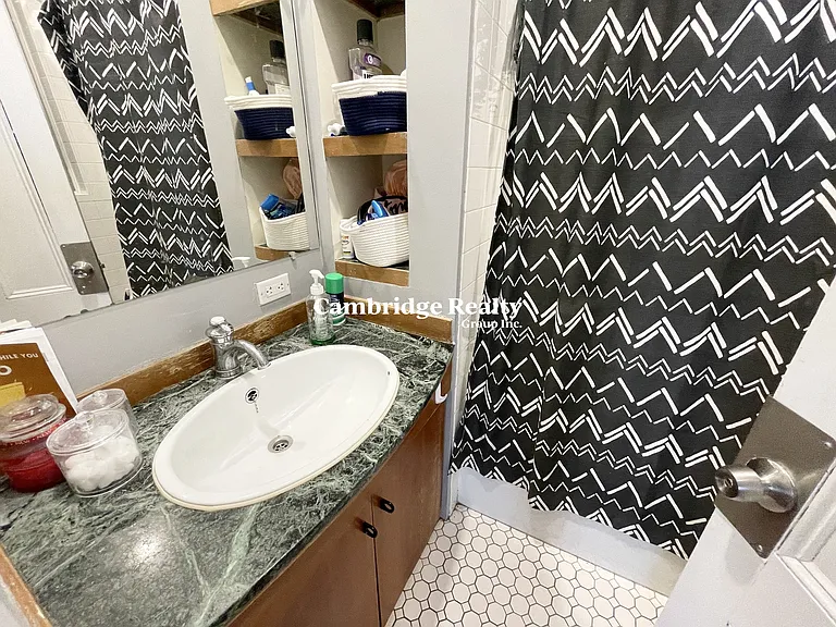 18 Sunset St #3T — Photo 16