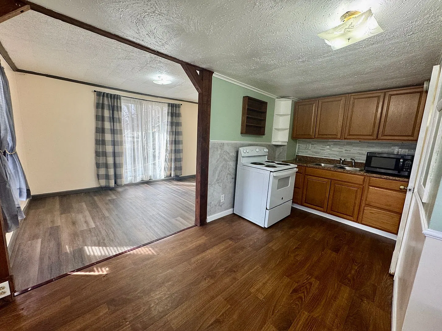 1195 Mineral Ave — Photo 4