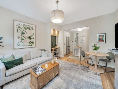 353 W 47th St APT 2FE, New York, NY, 10036