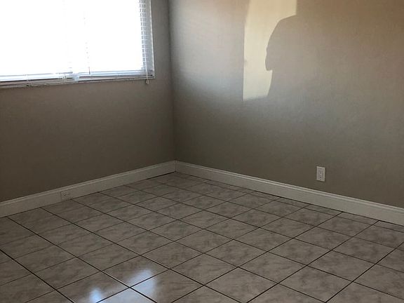 5th image of 2205 SE 7th St #1
