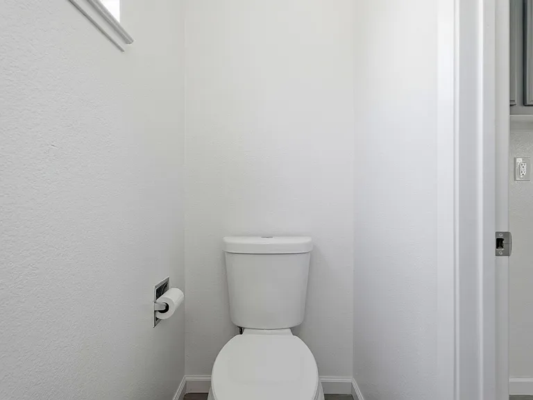 800 Locust Dr — Photo 19