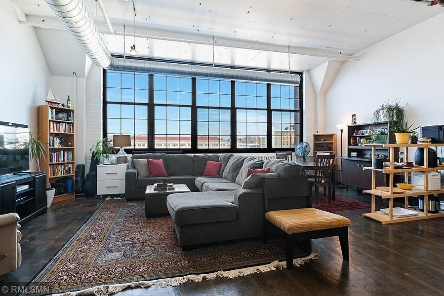 1st image of 500 Robert St N Unit 518