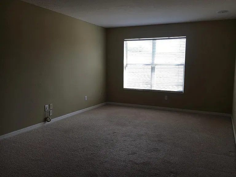 9805 Portofino Dr — Photo 8