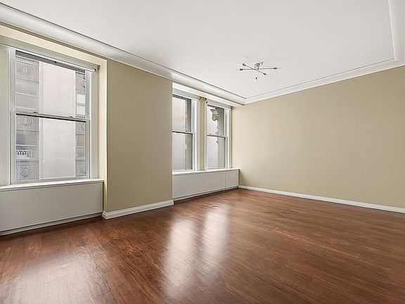 2nd image of 55 Wall St APT 714