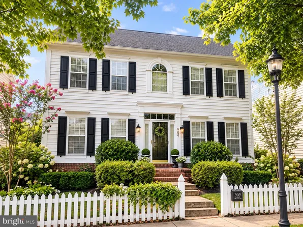 909 Gentlewood St, Gaithersburg, MD 20878