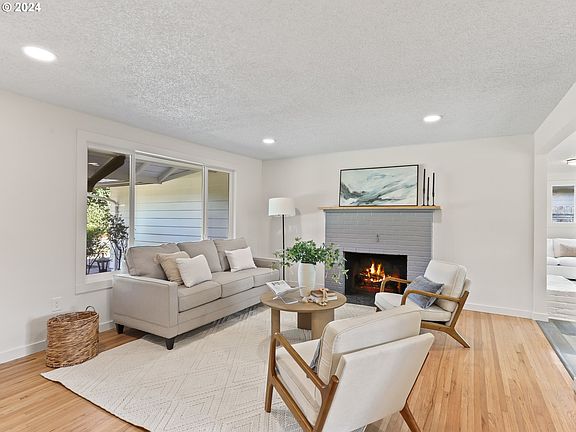 5th image of 8005 Mill Plain Ct