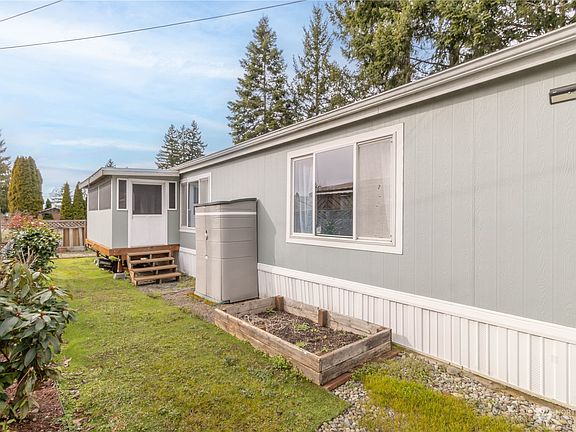 4th image of 15816 80th Avenue E #103