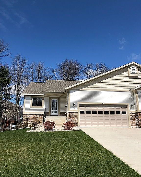1st image of 912 S Sandalwood Cir