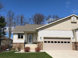 912 S Sandalwood Cir, Muskegon, MI 49441