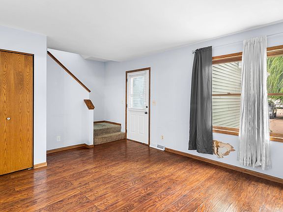 3rd image of 1426 Anthony Ln