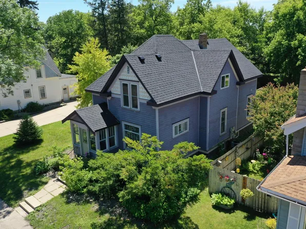 810 4th St SW, Willmar, MN 56201